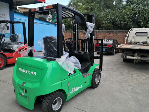 【干貨】電動堆高車、電動搬運車的電機和繼電器應該怎么保養(yǎng)？