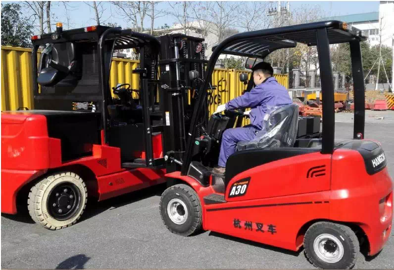 關(guān)于叉車(chē)的7個(gè)冷知識(shí)：蓄電池叉車(chē)到底比柴油叉車(chē)省多少錢(qián)？