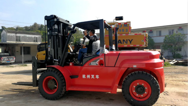 企業(yè)廠區(qū)安全，叉車(chē)限速很重要！